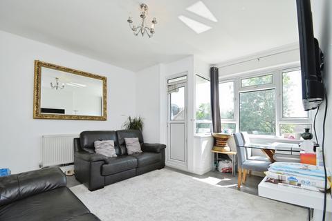 2 bedroom ground floor flat for sale, Rideout Street, London, SE18