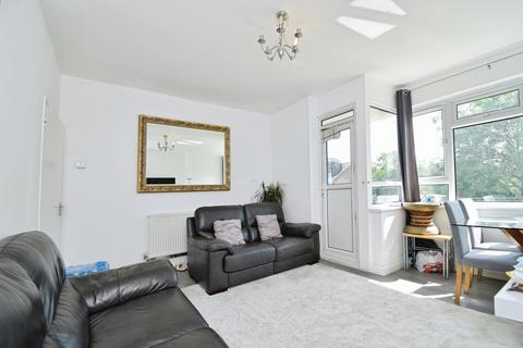 2 bedroom ground floor flat for sale, Rideout Street, London, SE18