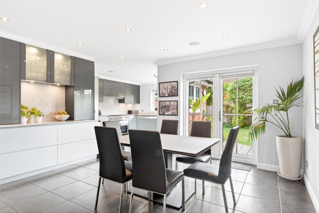 Dining/Kitchen