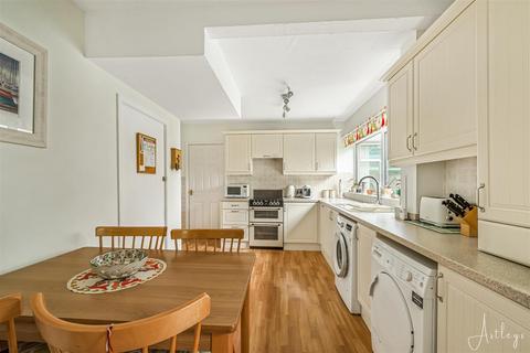 4 bedroom detached house for sale, Woollacott Drive, Newton, Swansea