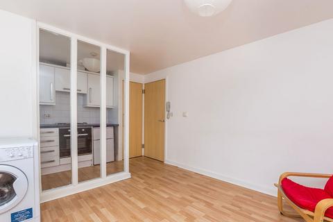1 bedroom flat to rent, High Street, Cornwall TR18