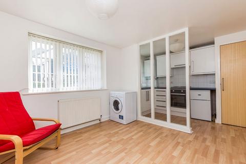 1 bedroom flat to rent, High Street, Cornwall TR18