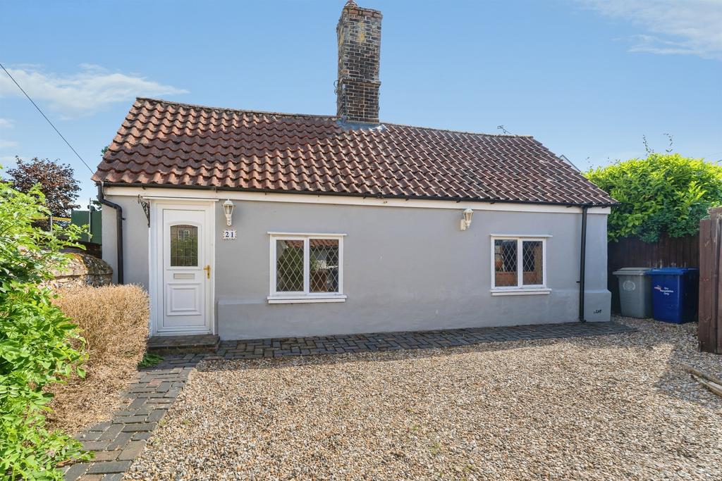 2 bedroom detached bungalow for sale