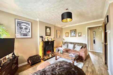 2 bedroom ground floor flat for sale, Peveril Gardens, Newtown, Disley, Stockport