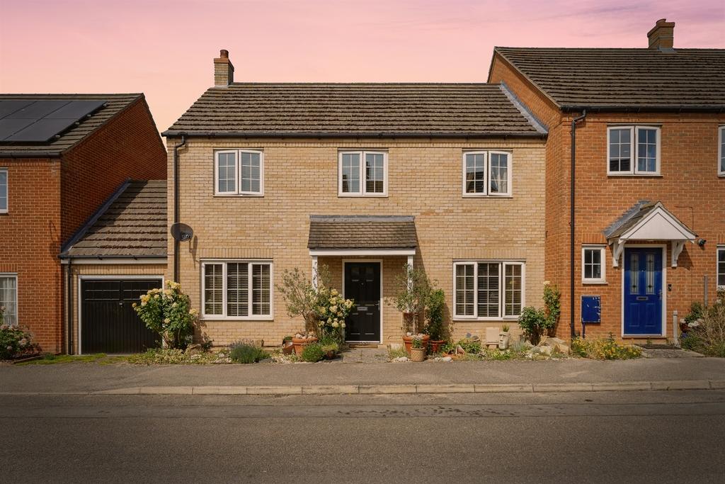 4 bedroom semi-detached house for sale
