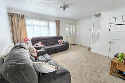 3 bedroom terraced house to rent, Elvaston Way,  Tilehurst,  RG30