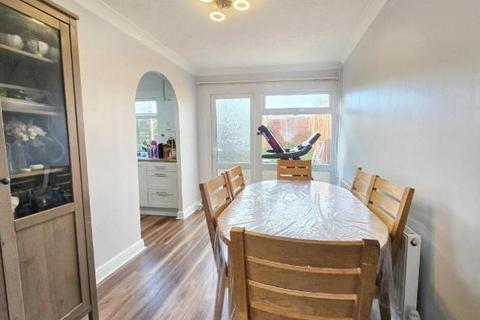 3 bedroom terraced house to rent, Elvaston Way,  Tilehurst,  RG30