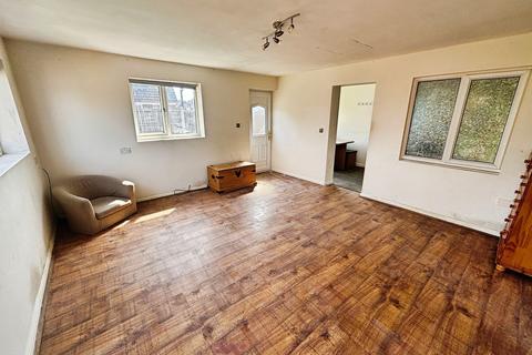 3 bedroom semi-detached house for sale, Crookesbroom Lane, Doncaster DN7