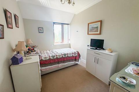 2 bedroom apartment for sale, Station Road, Littlehampton BN16