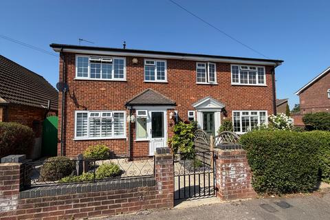 Reedsfield Road, Ashford TW15