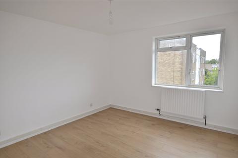 2 bedroom apartment to rent, Woodcote Road, Wallington SM6