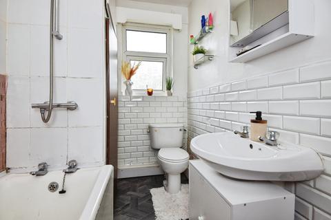 2 bedroom flat for sale, Hillmount Avenue, Heysham, Morecambe, Lancashire, LA3