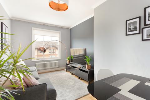 2 bedroom duplex to rent, Kings Road Windsor SL4