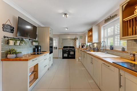 4 bedroom detached house for sale, Burghfield Bridge Burghfield Reading, Berkshire, RG30 3XL