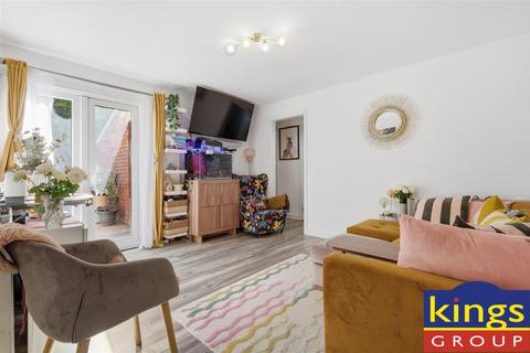 1 bedroom ground floor flat for sale, Statham Grove, Edmonton, N18