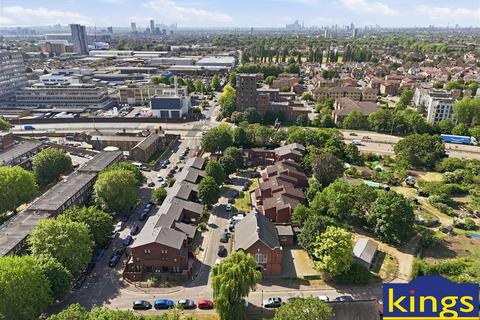 1 bedroom ground floor flat for sale, Statham Grove, Edmonton, N18
