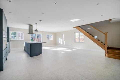 4 bedroom detached house to rent, Primary Place, Detling, Maidstone