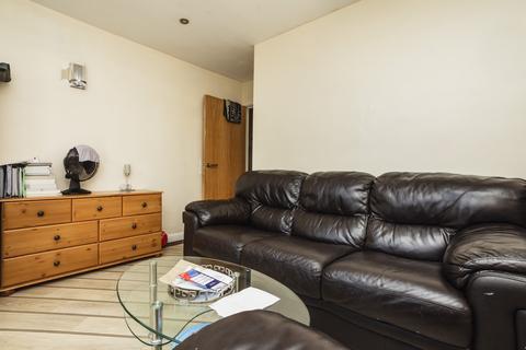 2 bedroom flat for sale, Bawtry Road, Doncaster DN4