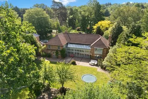 6 bedroom detached house for sale,
