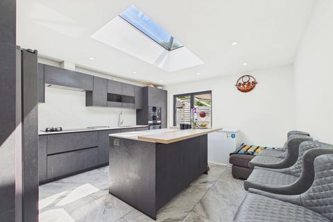 4 bedroom semi-detached house for sale, Blacon Point Road, Blacon, CH1