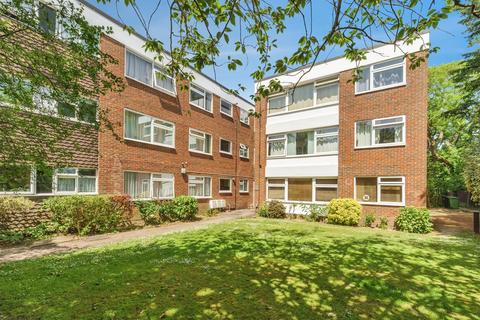 2 bedroom ground floor flat for sale, St Andrews Gardens, Worthing