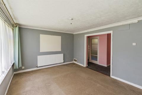 2 bedroom ground floor flat for sale, St Andrews Gardens, Worthing