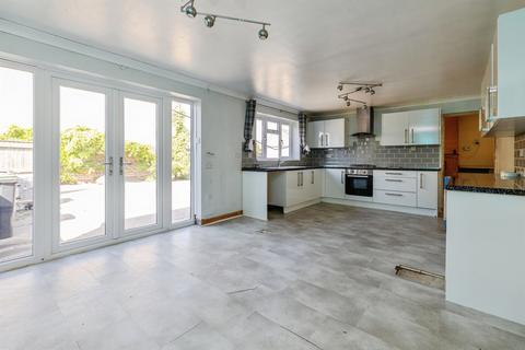 4 bedroom detached bungalow for sale, Meadow Close, Metheringham, Lincoln
