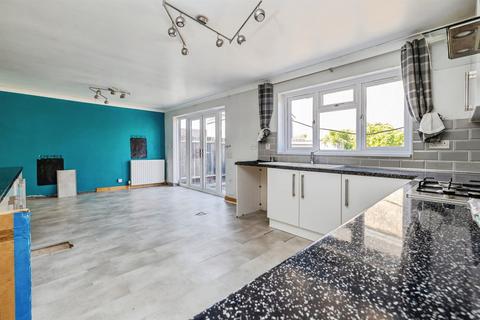 4 bedroom detached bungalow for sale, Meadow Close, Metheringham, Lincoln