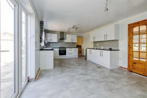 4 bedroom detached bungalow for sale, Meadow Close, Metheringham, Lincoln