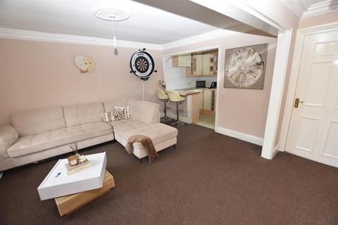 2 bedroom apartment for sale, Tallow Gate, South Woodham Ferrers, Chelmsford
