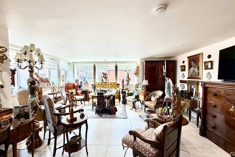 3 bedroom penthouse for sale, Marlborough Drive , Bushey WD23