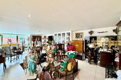 3 bedroom penthouse for sale, Marlborough Drive , Bushey WD23