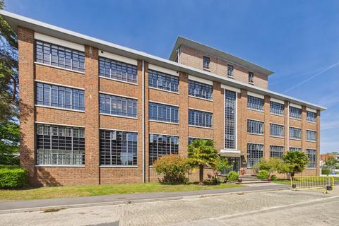 2 bedroom flat for sale, O'Gorman Avenue, Farnborough, Hampshire, GU14