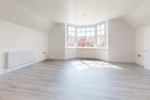 2 bedroom flat to rent, Court Road, Swanage