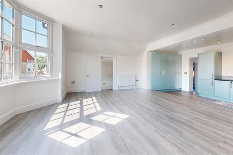 2 bedroom flat to rent, Court Road, Swanage