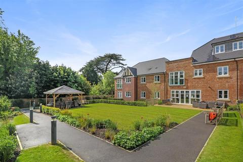 2 bedroom apartment for sale, Addington Road, Sanderstead, South Croydon, CR2 8AX