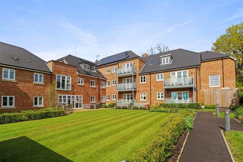 2 bedroom apartment for sale, Addington Road, Sanderstead, South Croydon, CR2 8AX