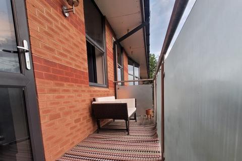 2 bedroom flat for sale, Riverside House, Furlong Road, Bourne End, SL8