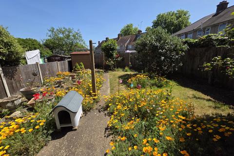 East Avenue, Hayes, UB3 2HT