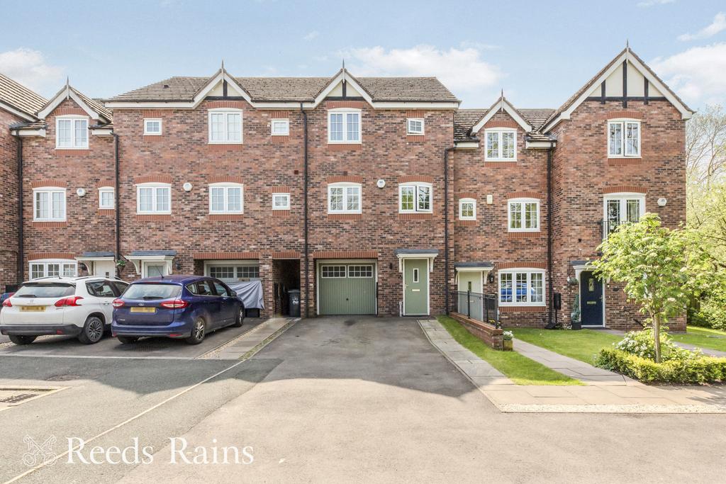 4 bedroom terraced house for sale