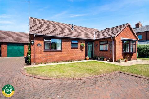 2 bedroom detached bungalow for sale, Sunderland Street, Tickhill, Doncaster