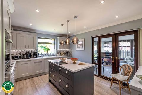 2 bedroom detached bungalow for sale, Sunderland Street, Tickhill, Doncaster