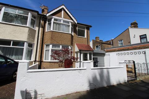 3 bedroom semi-detached house to rent, Kenneth Ave, Ilford IG1