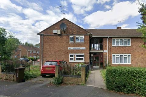Flat - Renton Grove, Wolverhampton, West Midlands, WV10