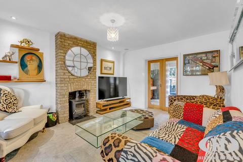 3 bedroom semi-detached house for sale, Denham Road, Iver