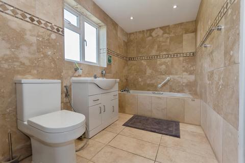 4 bedroom detached house for sale, Earlswood Common, Earlswood, Solihull
