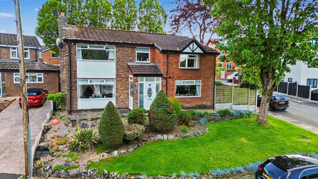 Philips Drive, Whitefield, M45 4 bed detached house for sale - £650,000