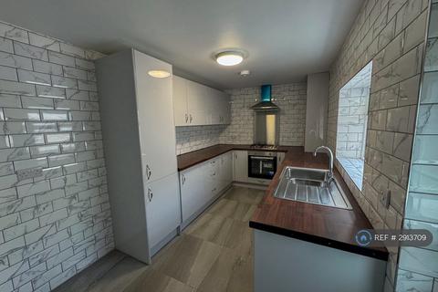 4 bed terraced house for rent in Thornton St, Skipton, BD23
