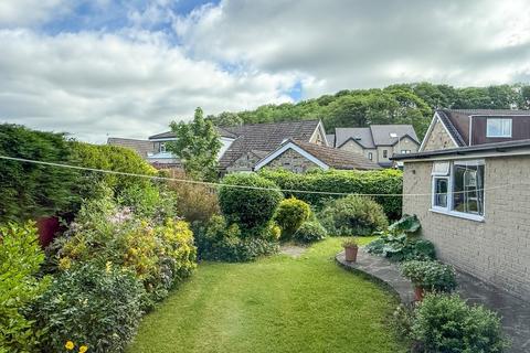 3 bedroom semi-detached house for sale, Caldercliffe Road, Huddersfield HD4