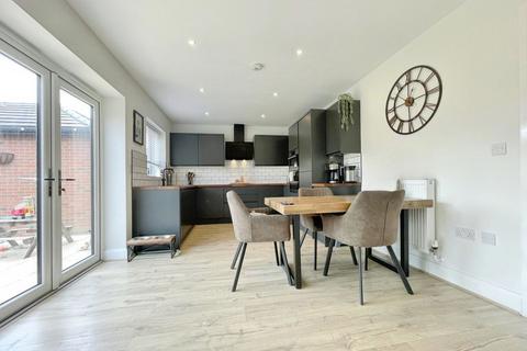 3 bedroom detached house for sale, Tartan Close, Frating, CO7